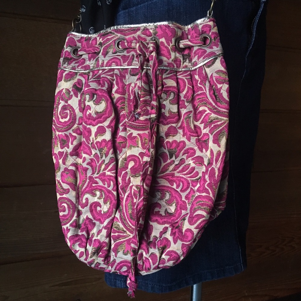KIMCHI BLUE 🌸 Gold Tapestry Drawstring Purse